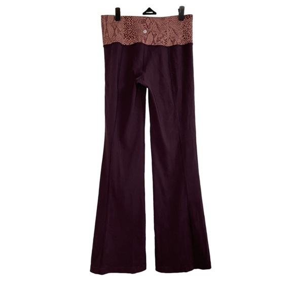 LULULEMON Groove Pant in Black Cherry / Desert Snake Bark Berry Multi - Picture 7 of 8